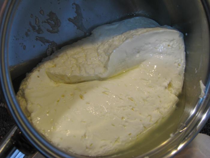 [Thumbnail for pouring off whey.JPG]